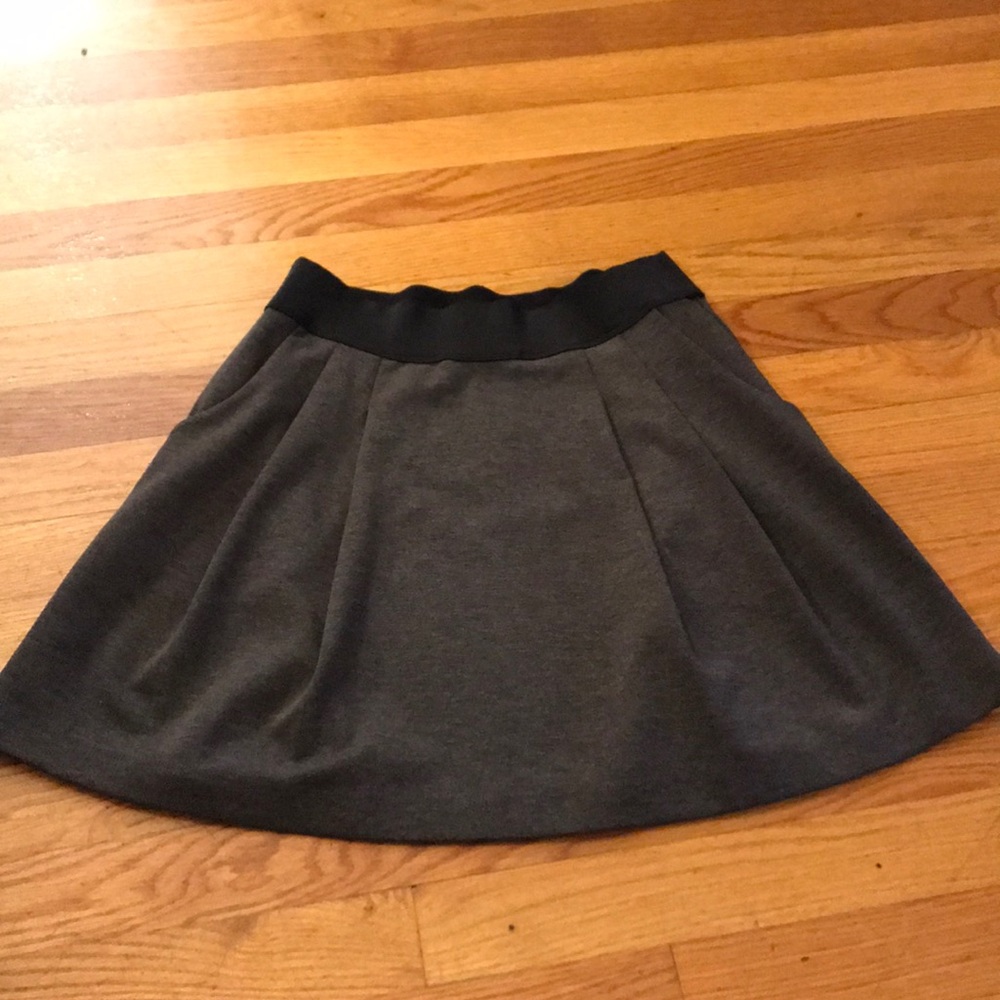 XS Stretchy Waist Gray Skirt